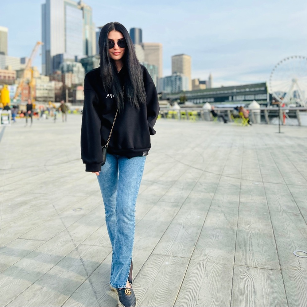 Meet your Posher, Elviza